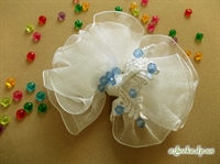 Бант для волос (белая органза, кружево, хрусталики).